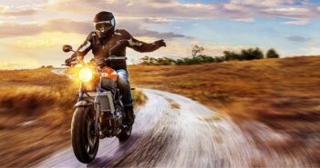 Motorradsaison 2021: Alles, was ein Biker wissen muss (Foto: Shutterstock- Alexander Kirch )