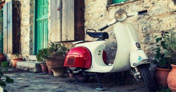 Vespa-Treffen lockt am 17. September nach Ochsenhausen (Foto: AdobeStock - seewhatmitchsee 103597624)