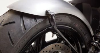 Optische Aufwertung und Vielseitigkeit für Motorräder mit dem neuen Kit Breitere Hinterradreifen für Indian Scout Bobber Modelle (Foto: ABM Fahrzeugtechnik GmbH)