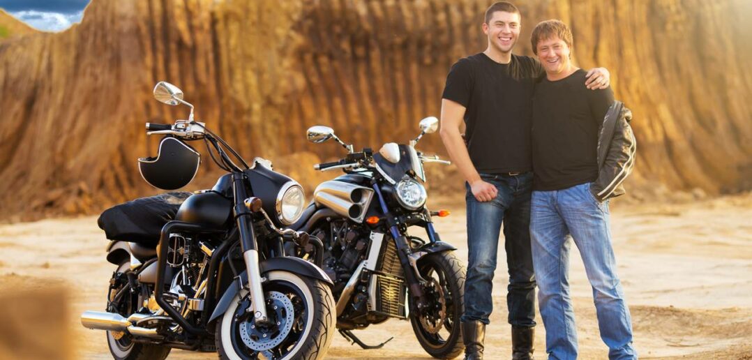 Fragen für Freunde: 40 inspirierende Themen, um das Biker-Band zu stärken (Foto: AdobeStock - 81819162 kozirsky)