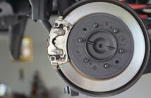 Wartung und Pflege von Motorrad-Bremsscheiben für eine längere Lebensdauer (Foto: AdobeStock - 330798023 Yuranan)